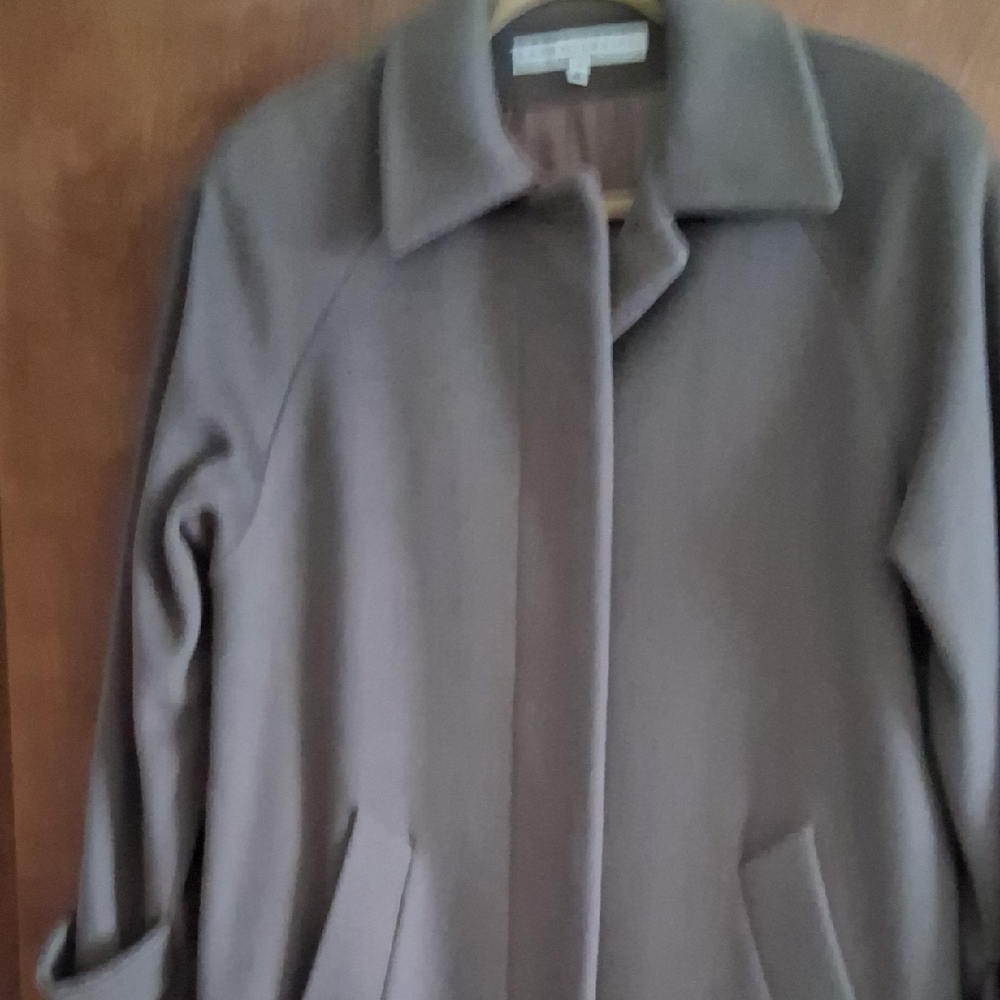 Larry Levine Women's Classic taupe Trench Coat